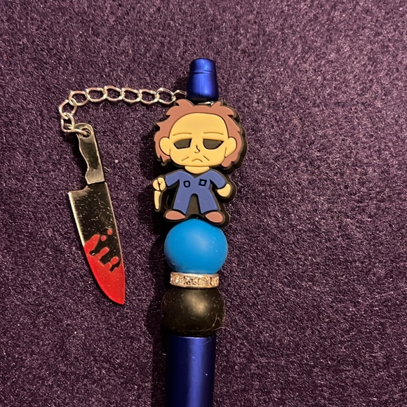 Michael Myers Bead Pen and Keychain - Picture 5 of 5